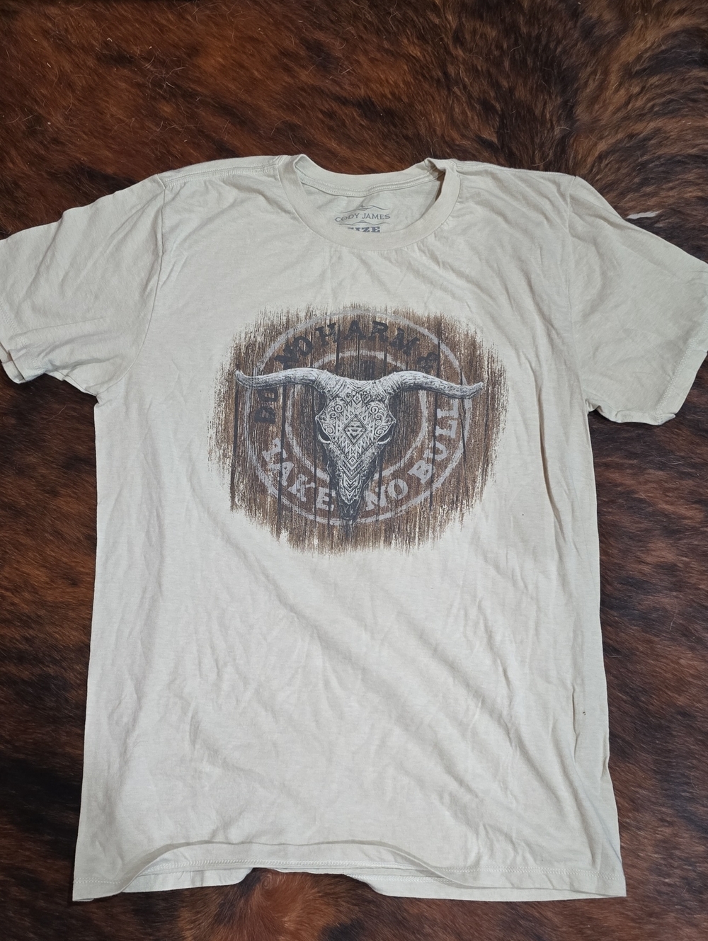 Classic Beige Short-Sleeve Tee with Bull Skull Graphic